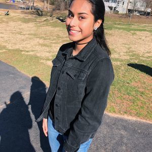 Meet your Posher, Nicole